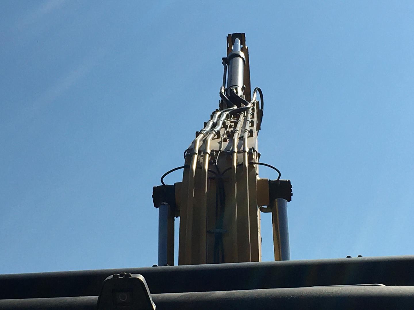 ./imagenes/INVOICE/2019/16745/EXCAVADORA BRAZO LARGO  CAT 329E (16).JPG